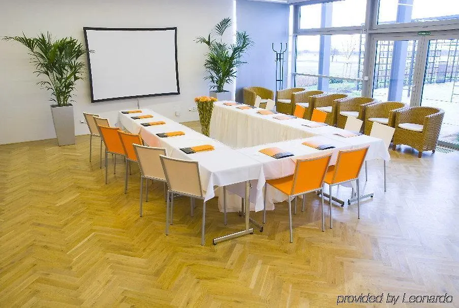 Holiday Inn Prague Airport By Ihg 4*,